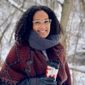 Meet your Posher, Kayla